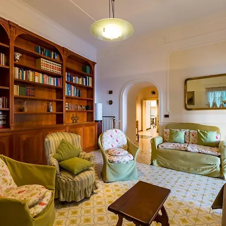 Apartment Paola - Hidden Panoramic Garden And Terraces By Napoliapartments